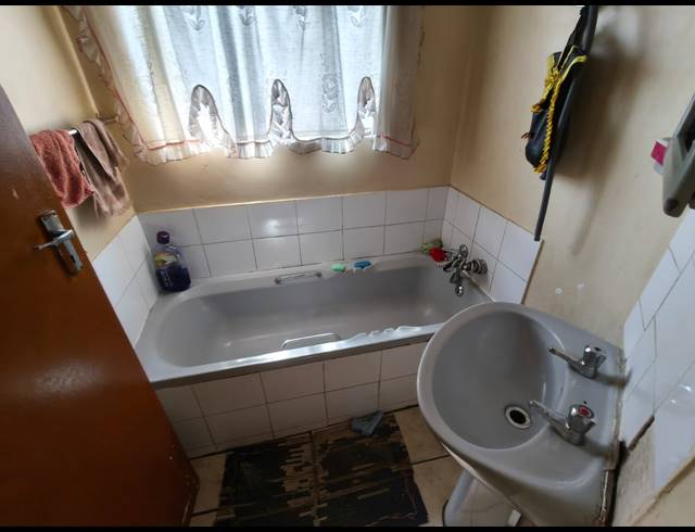 3 BEDROOM HOUSE FOR SALE IN BOITEKONG